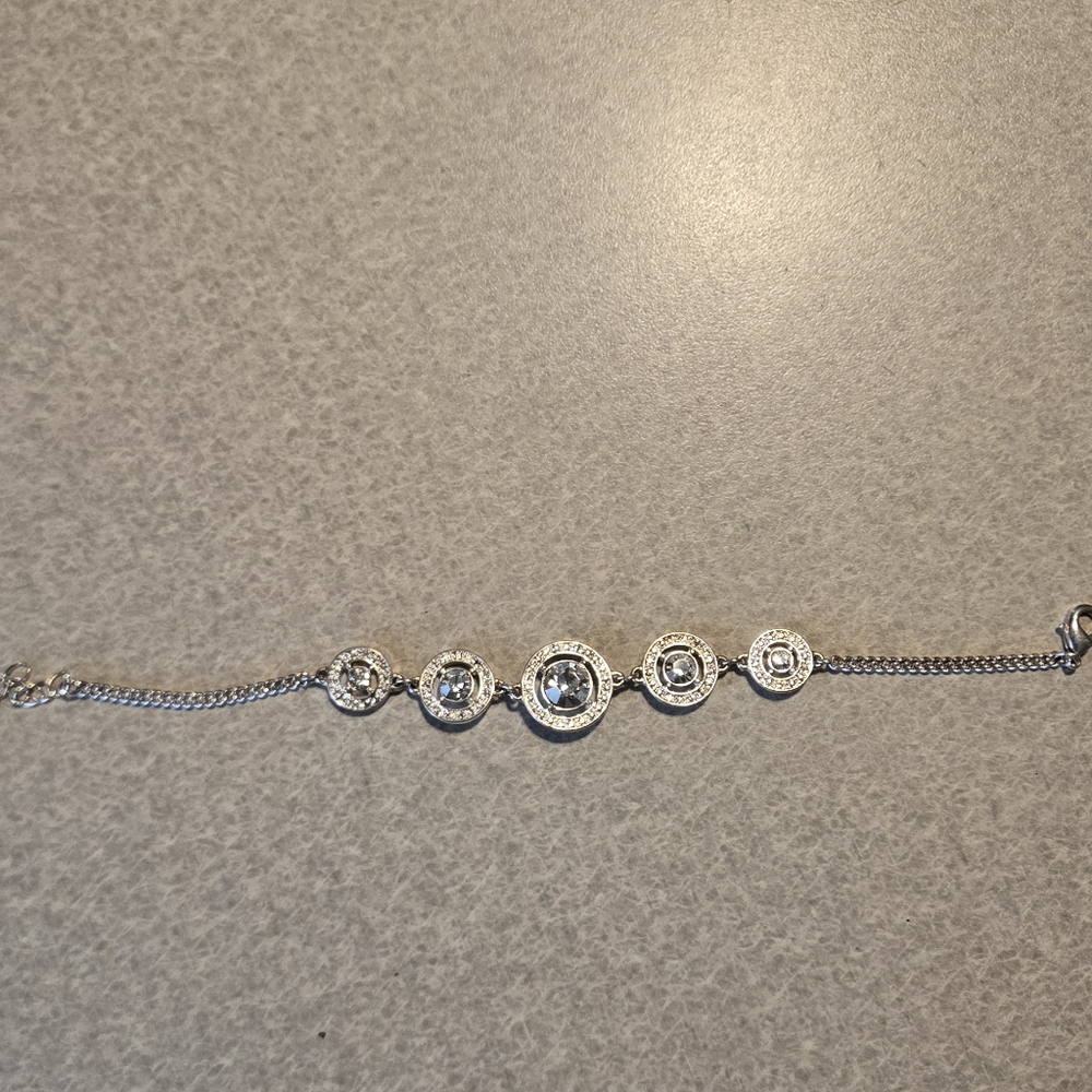 Elegant Silver Bracelet with Crystal Accents